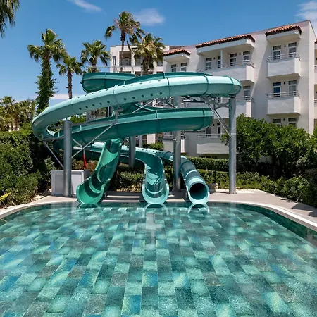 Trendy Palm Hotel Side
